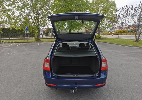 Skoda Octavia cena 17499 przebieg: 305000, rok produkcji 2010 z Złotów małe 407